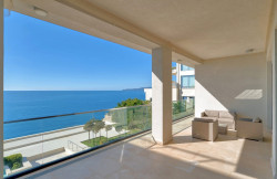 /c_images/thumb_3630976_4_wo-bedroom-apartment-in-a-complex-with-private-beach-min.jpg
