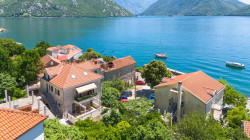 /c_images/thumb_3630995_1_1-3bdr-apartment-in-a-waterfront-stone-villa.jpg