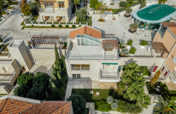 /c_images/thumb_3630998_1_oom-villa-with-a-rooftop-jacuzzi-in-Village-Residences-1.jpg