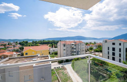 /c_images/thumb_3632428_2_-agency-bokarealty-img-yiejtnzwjy-penthaus-3-sp-tivat-27.jpg
