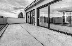 /c_images/thumb_3633254_1_property_image_1r2ahyqf4g_20230728102551.jpg