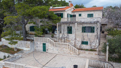 /c_images/thumb_3633258_2_property_image_1bcostmuwz_20230728102117.jpg