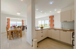 /c_images/thumb_3633382_2_property_image_1eobin0bli_20230728020624.jpg