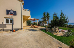 /c_images/thumb_3633389_3_property_image_1jj3l734lf_20230728032557.jpg