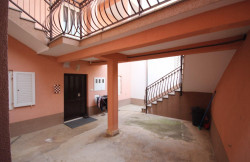 /c_images/thumb_3633490_4_property_image_1kjumzomp5_20240318125611.jpg