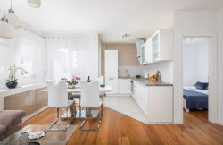 /c_images/thumb_3633509_4_property_image_1fefr9q7cw_20240318020715.jpg