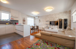 /c_images/thumb_3633514_2_property_image_1tkbaago2o_20240318022257.jpg