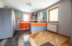 /c_images/thumb_3633633_3_property_image_1achy95jub_20240727080125.jpg