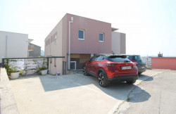 /c_images/thumb_3633655_2_property_image_1ccwkycfok_20240906074759.jpg