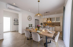 /c_images/thumb_3633682_1_property_image_15lmwu8uyn_20241015080103.jpg