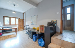 /c_images/thumb_3633736_1_property_image_1zt5gfgzcs_20241122074515.jpg