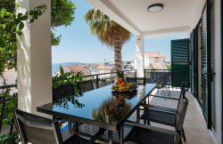 /c_images/thumb_3633850_1_property_image_1b3sndtjgl_20250521060545.jpg