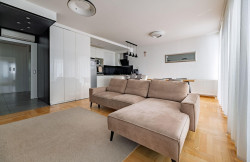 /c_images/thumb_3634155_2_property_image_1zjq47d8ei_20250618101228.jpg