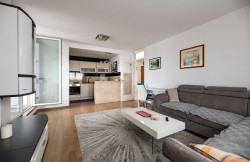 /c_images/thumb_3634176_2_property_image_1w9xnwjkgh_20250328060556.jpg