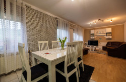 /c_images/thumb_3634249_4_property_image_1nteritp2m_20250507060529.jpg