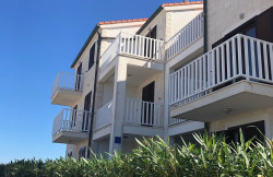/c_images/thumb_3634278_4_property_image_1ekuqxecwf_20250524060524.jpg