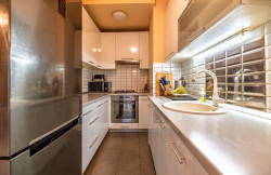 /c_images/thumb_3634282_3_property_image_1zmgiljg0s_20250528060519.jpg
