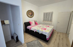 /c_images/thumb_3634307_3_property_image_1fn9octfrd_20250618120518.jpg