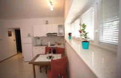 /c_images/thumb_3634313_3_property_image_1fdmmsoayl_20240913080703.jpg