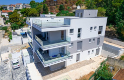 /c_images/thumb_3634416_2_property_image_1yjuhixenf_20250811100612.jpg