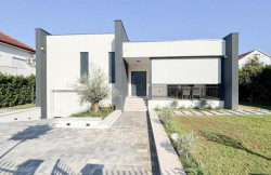 /c_images/thumb_3638632_1_e-site-8-agency-cityproperties-img-2drrzjpkmp-thumbnail.jpeg