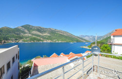 /c_images/thumb_3641827_1_hnyj-dom-s-garazhom-i-vidom-na-zaliv-v-lepetane-tivat-01.jpg