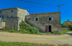 /c_images/thumb_3645650_1_i-visignano-casa-in-pietra-con-ristrutturazione-iniziata.jpg