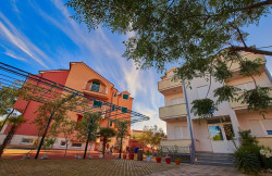 /c_images/thumb_3645888_1_property_image_1pf137dk4f_20240317074239.jpg