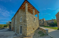 /c_images/thumb_3648847_1__buje-okolica-renovirana-kamena-kuca-sa-lijepim-pogledom.jpg