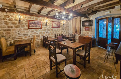 /c_images/thumb_3652850_2_uyushhij-restoran-s-bolshoj-terrasoj-v-czentre-risana-02.jpg