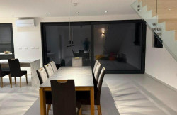 /c_images/thumb_3653772_4_property_image_1nnw7ghjak_20250915020036.jpg