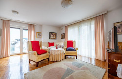 /c_images/thumb_3655667_1_property_image_1mbxhfkiib_20250917100721.jpg