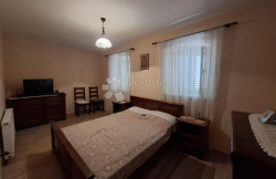 /c_images/thumb_3657275_2_1758359410_kamena-kuca-peljescu-slika-255130688.jpg