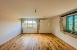 /c_images/thumb_3658641_1_e-surroundings-comfortable-apartment-in-a-quiet-location.jpg