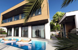 /c_images/thumb_3660794_2_property_image_1ifllqs2tu_20250924120137.jpg
