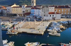 /c_images/thumb_3660967_1_758795142_stan-centru-stare-jezgre-cresa-slika-259119271.jpg
