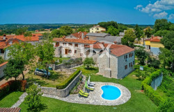 /c_images/thumb_3663173_1_1701550425_croazia-istria-proprieta-vendita-3.jpg