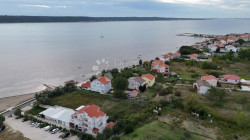 /c_images/thumb_3663375_2_ubac-gradevinsko-zemljiste-prvi-red-mora-slika-233636943.jpg