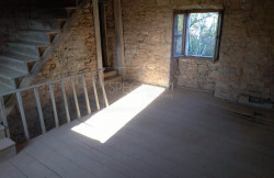 /c_images/thumb_3663855_3_di-buie-casa-in-pietra-con-vista-in-posizione-tranquilla.jpg