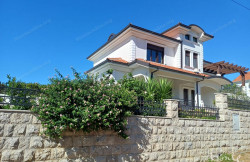 /c_images/thumb_3666224_2_-roskoshnaya-villa-s-bassejnom-v-radovichah-lushticza-02.jpg