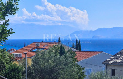 /c_images/thumb_3670459_1_1761120120_dramalj-kuca-sa-dvije-stambene-jedinice.jpg