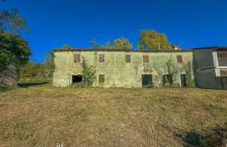 /c_images/thumb_3675134_1_3119_groznjan-area-stone-house-with-large-plot-of-land-3.jpg
