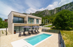 /c_images/thumb_3677344_1_1760629159_prodaja-kuca-bribir-1.jpg