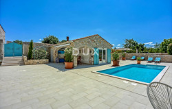 /c_images/thumb_3678155_4_1760639316_croatia-istria-real-estate-for-sale-569.jpg