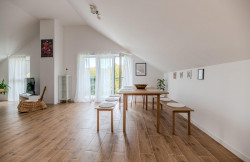 /c_images/thumb_3679663_1_property_image_1ximflee89_20251017090032.jpg