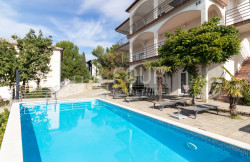 /c_images/thumb_3681585_1_1761038825_prodaja-kuca-crikvenica-4.jpg