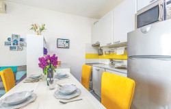 /c_images/thumb_3681657_3__apartman_na_izvrsnoj_lokaciji_blizu_centra_i_mora_proda.jpg
