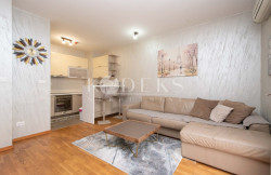 /c_images/thumb_3715969_2_on-central-point-master-one-bedroom-apartment-for-rent-2.jpg
