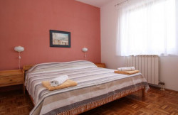 /c_images/thumb_721856_1_bb_Apartmani_Vesna_Orlic_1apartment1_livingroom_3_resize.jpg