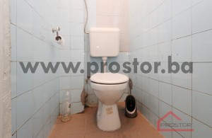 thumb_2163318_6-toalet.jpg